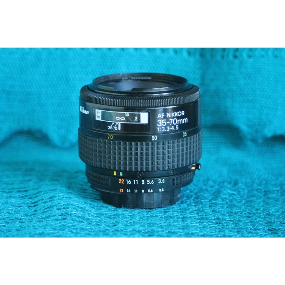 Nikkor AF 35-70mm F1:3.3-4.5 Lens For Nikon SLR Cameras - Picture 2 of 4